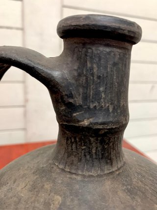 Cántaro antiguo de cerámica