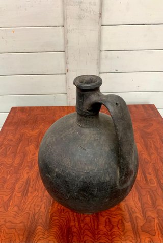 Cántaro antiguo de cerámica
