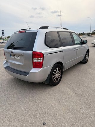 KIA Carnival 2011