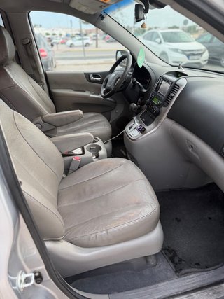 KIA Carnival 2011