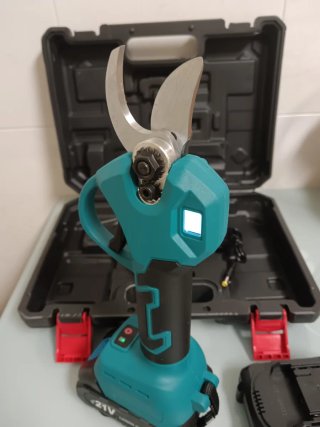 Tijeras Eléctricas Recargables (2 Baterías)
