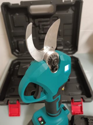 Tijeras Eléctricas Recargables (2 Baterías)