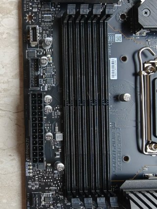 MSI Z790 Tomahawk Scheda Madre ATX DDR5