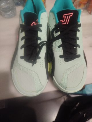 Jordan JT Talla 38.5 Nuevas