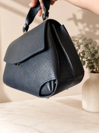 Bolso de piel azul