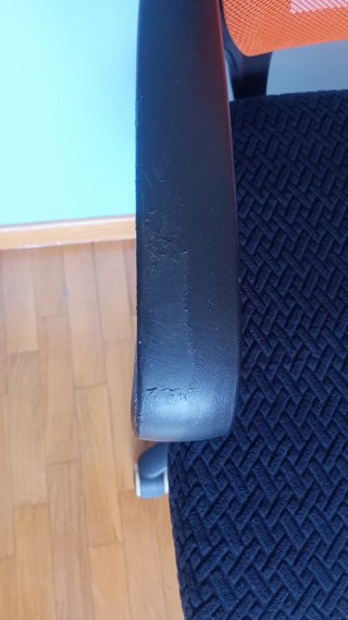 Silla de escritorio ergonómica naranja y negra
