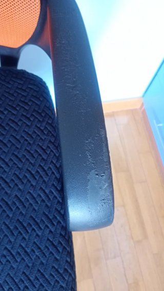 Silla de escritorio ergonómica naranja y negra