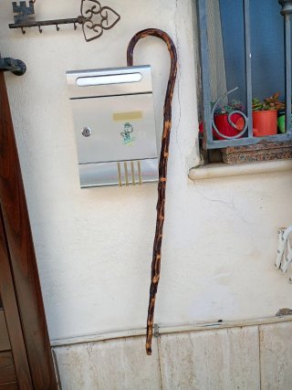 Bastone in legno forgiato