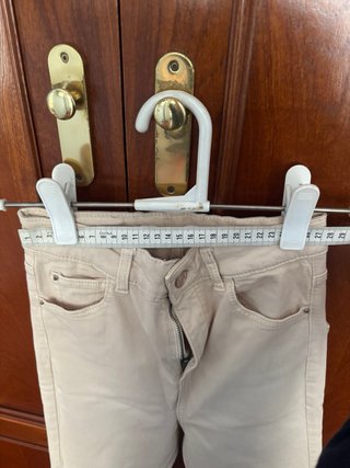 Pantalón Beige Crop Flare Stradivarius Talla 32