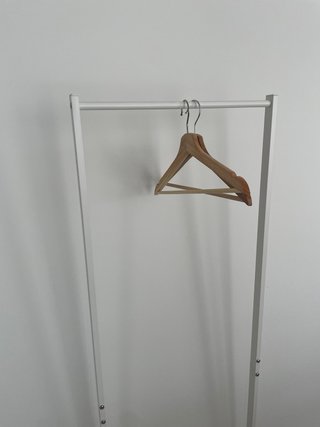 Perchero burro minimalista blanco con balda madera