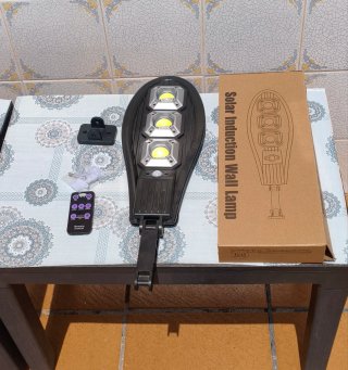 Lámpara Solar LED Exterior con Mando