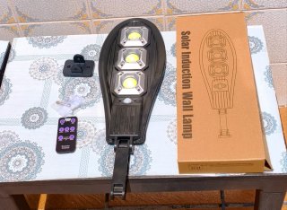 Lámpara Solar LED Exterior con Mando
