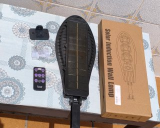 Lámpara Solar LED Exterior con Mando