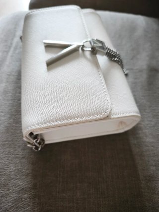 Bolso de hombro Valentino blanco y plateado