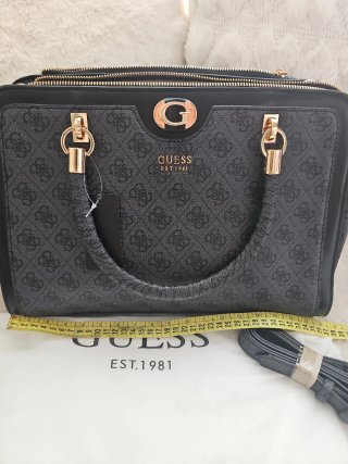 Bolso Guess Negro y Gris