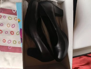 Zapato tacón bajo Patricia Miller negro