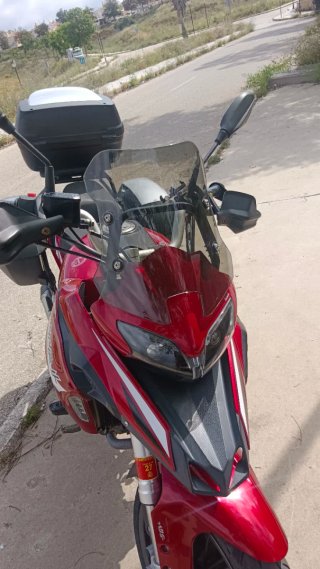 Benelli TRK 251 Roja y Plata