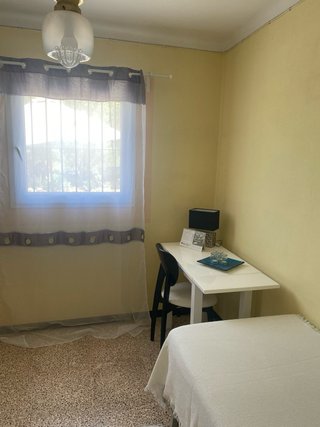 Bright, Cozy Room for Rent Near Monti-Sión & Porre