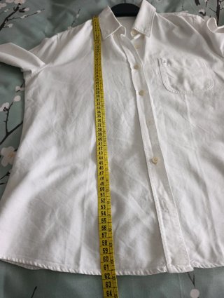 Camisa blanca de manga larga