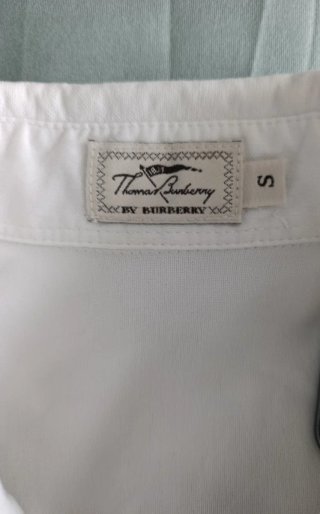 Camisa blanca de manga larga