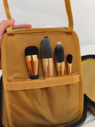 Maletín maquillaje con brochas