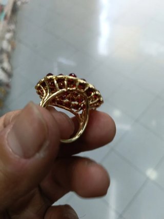 Anello oro con pietre rosse