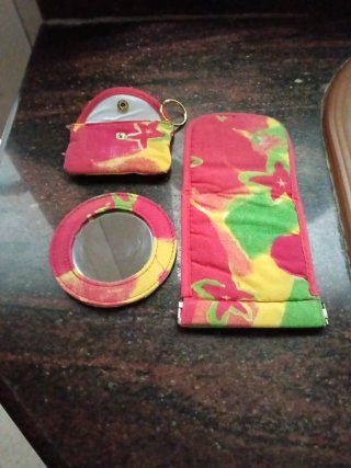 Funda gafas, monedero y espejo a juego