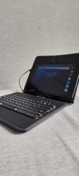 Lenovo TAB3 8 Plus Tablet Negra con soporte