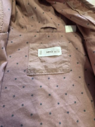 Chaqueta infantil rosa con capucha
