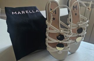 Sandali bianchi Marella con dettagli oro