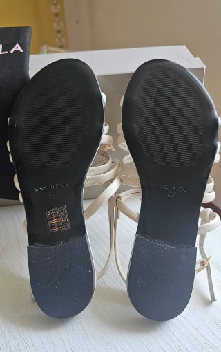 Sandali bianchi Marella con dettagli oro