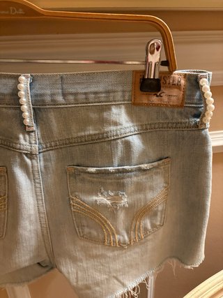 Bermudas Hollister Desgastadas con Perlas