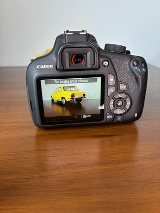 Canon EOS 1200D + Lente EF-S 18-55mm