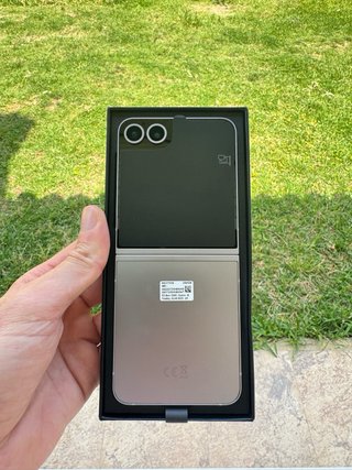 Samsung Galaxy Z Flip 6