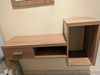 Mueble de entrada y perchero de madera