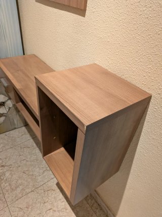 Mueble de entrada y perchero de madera