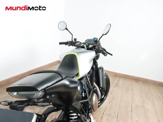 HUSQVARNA SVARTPILEN 701 ABS