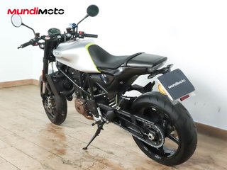 HUSQVARNA SVARTPILEN 701 ABS