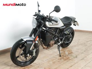 HUSQVARNA SVARTPILEN 701 ABS