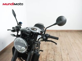 HUSQVARNA SVARTPILEN 701 ABS