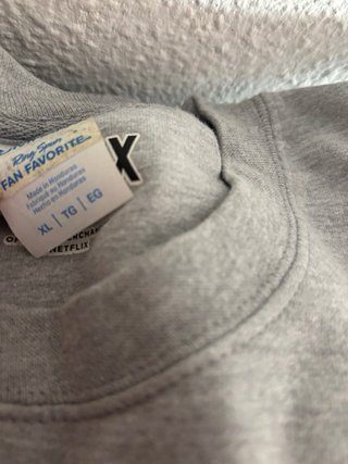 Sudadera Netflix Stranger Things Gris
