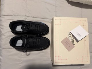 Alexander McQueen Charol Negro