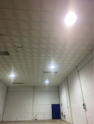 Nave industrial de 200 m2 y patio de 50 m2