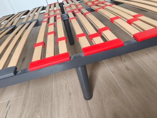 Somier de 1.50x1.90 con 7 patas para su soporte