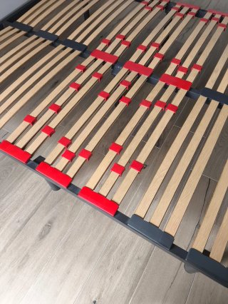 Somier de 1.50x1.90 con 7 patas para su soporte
