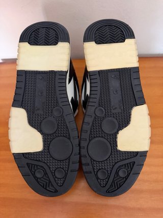 Zapatillas Off-White Negras y Blancas