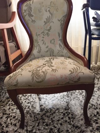 Sillón de dormitorio tapizado, rebajado