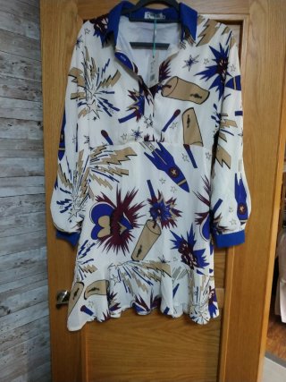 Vestido estampado con volantes