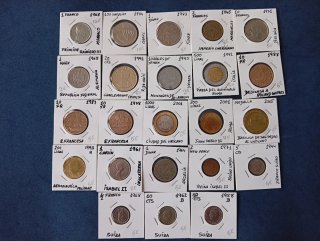 Lote 23 monedas diferentes