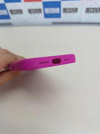 Custodia iPhone 16 Pro in silicone MagSafe